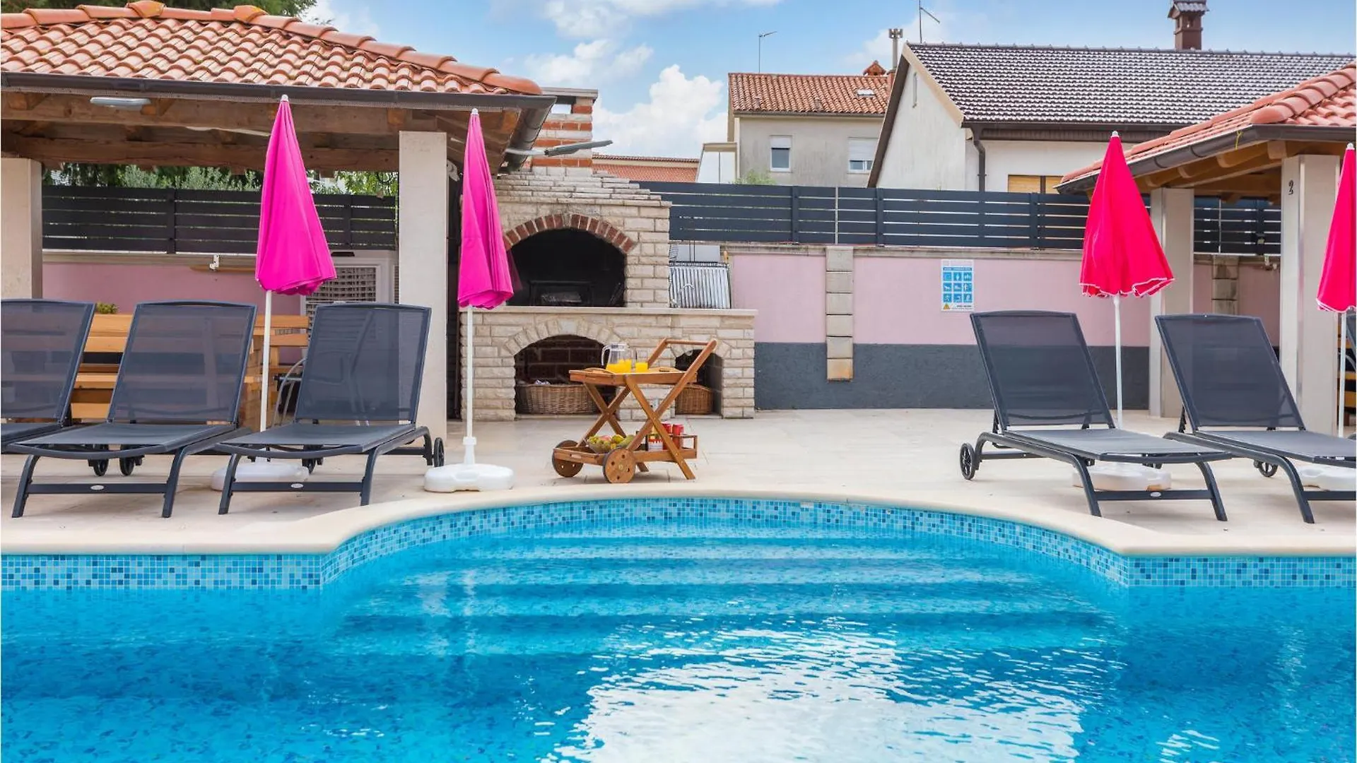 Stunning Apartment In Valbandon With Wifi Fažana