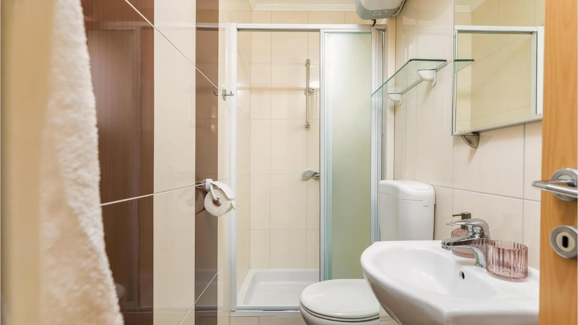 Stunning Apartment In Valbandon With Wifi Fažana