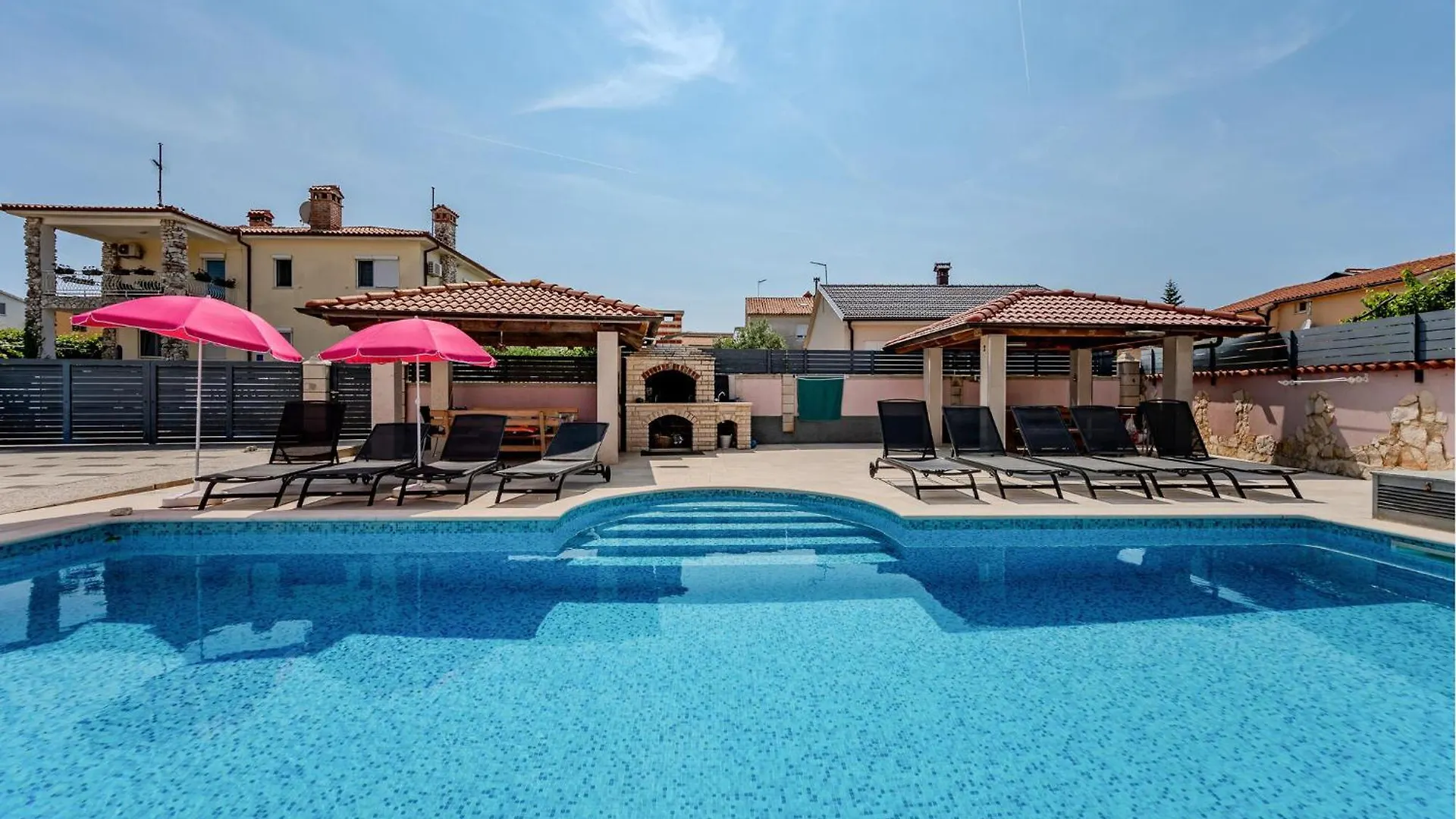Stunning Apartment In Valbandon With Wifi Fažana