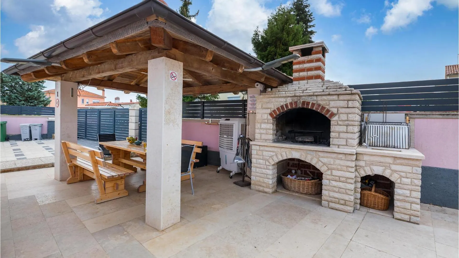Stunning Apartment In Valbandon With Wifi Fažana 0*,